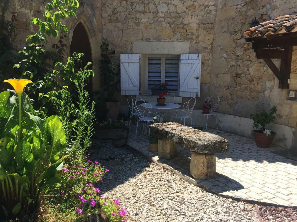 Le Prieure Bed & Breakfast Saint-Pey-de-Castets Екстериор снимка