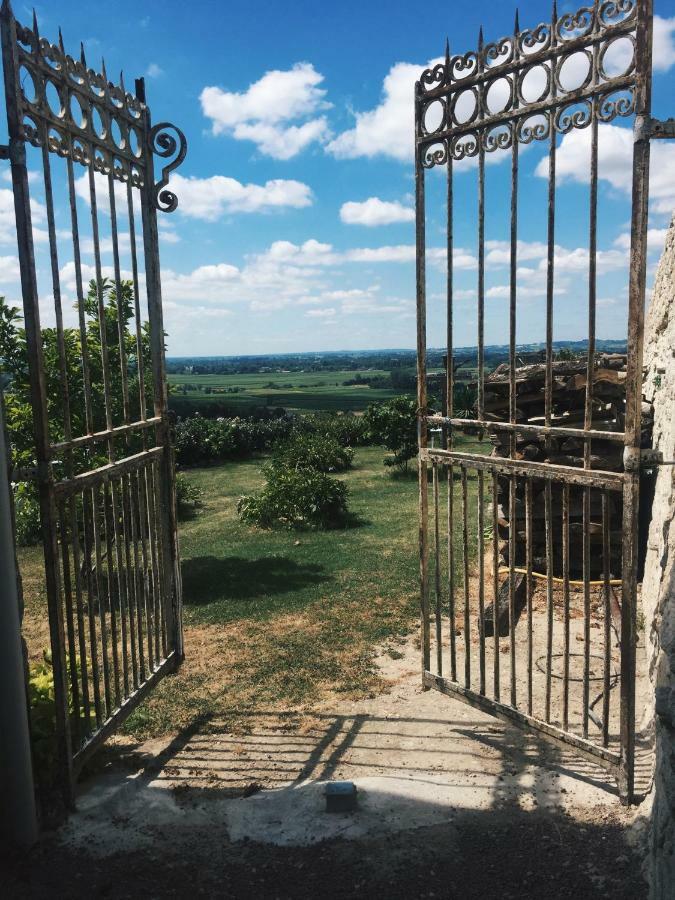 Le Prieure Bed & Breakfast Saint-Pey-de-Castets Екстериор снимка