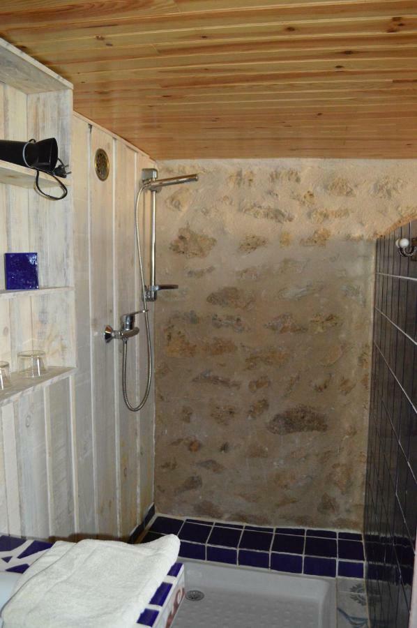Le Prieure Bed & Breakfast Saint-Pey-de-Castets Екстериор снимка
