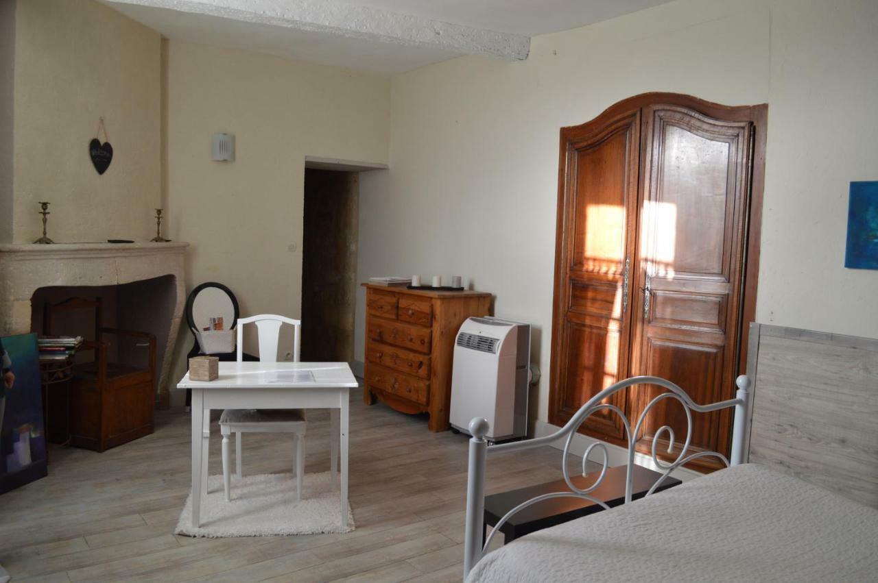 Le Prieure Bed & Breakfast Saint-Pey-de-Castets Екстериор снимка
